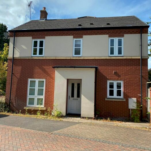 3 Bedroom Semi-Detached House To Rent In Brambling Road, Birmingham, B15