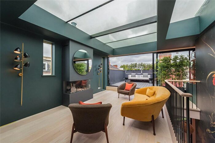 2 Bedroom Apartment To Rent In Gilston Road, London, SW10