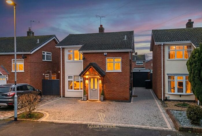 3 Bedroom Detached House For Sale In Brechin Close, Hinckley, LE10