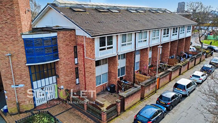 1 Bedroom Flat For Sale In Purcell Road, Leicester, LE4