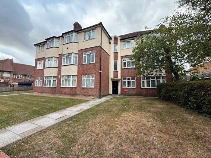 2 Bedroom Flat To Rent In Beverley Court Harrow View, Harrow, Middlesex, HA2