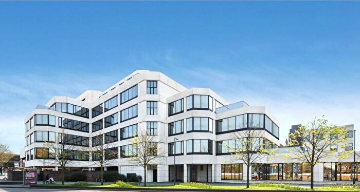 1 Bedroom Flat To Rent In High Street, Slough, Berkshire, SL1
