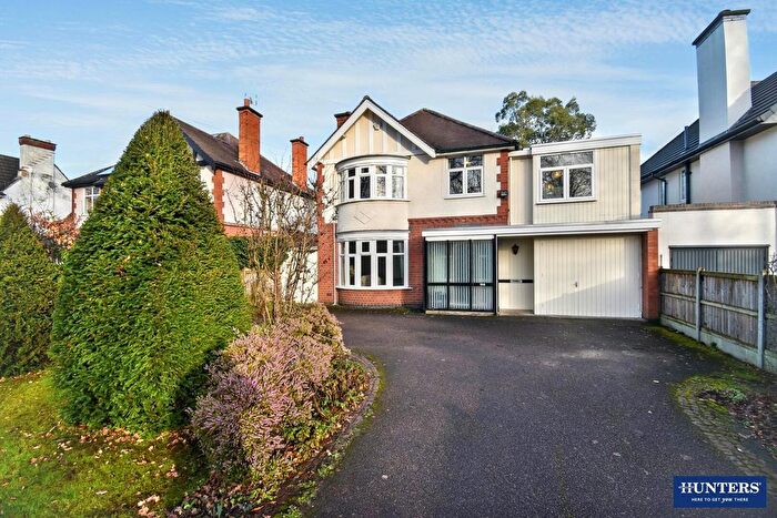 4 Bedroom Detached House For Sale In Saffron Road, South Wigston, Leicestershire, LE18
