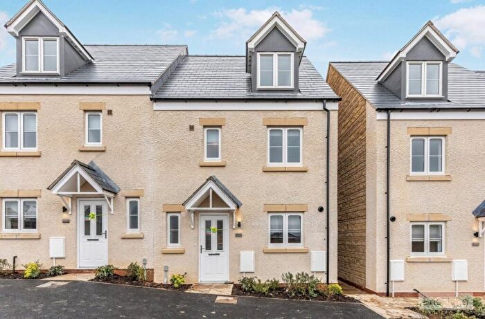 4 Bedroom Semi-Detached House To Rent In Dolan Drive, Weldon, Corby, NN17