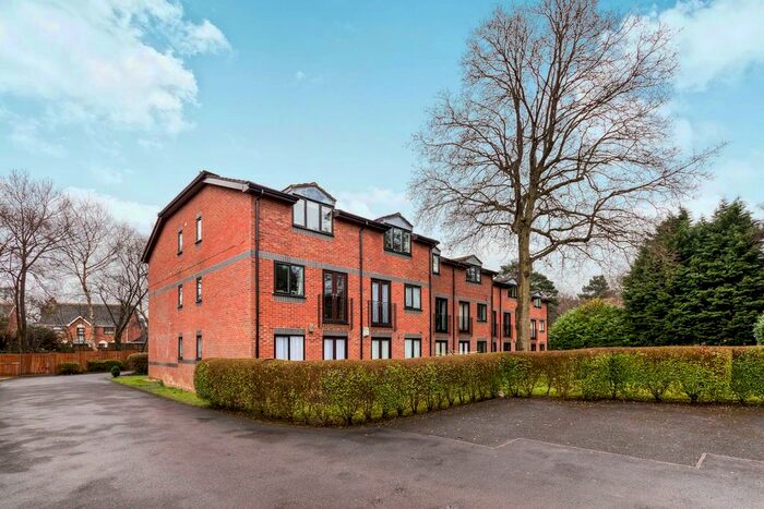 1 Bedroom Flat To Rent In Maple Court, Wayland Close, Bracknell, RG12