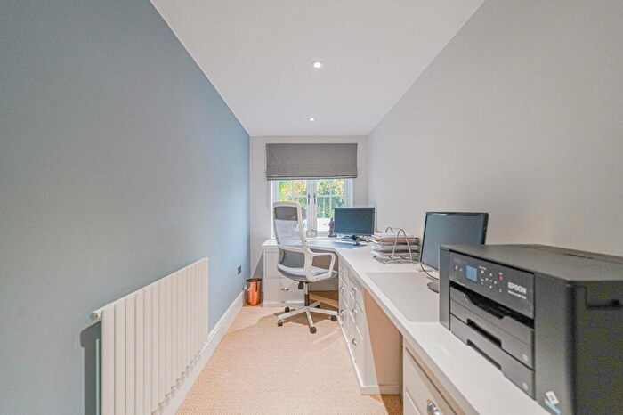 5 Bedroom Detached House For Sale In Blythe Way, Solihull, B91