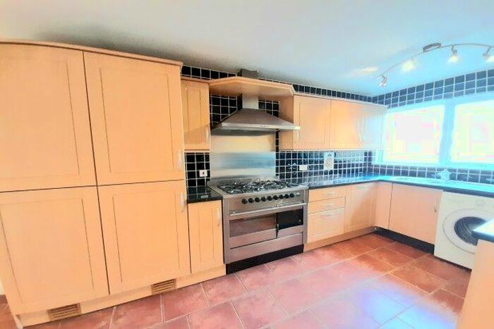 3 Bedroom Terraced House To Rent In Franklins Croft, Milton Keynes, MK12