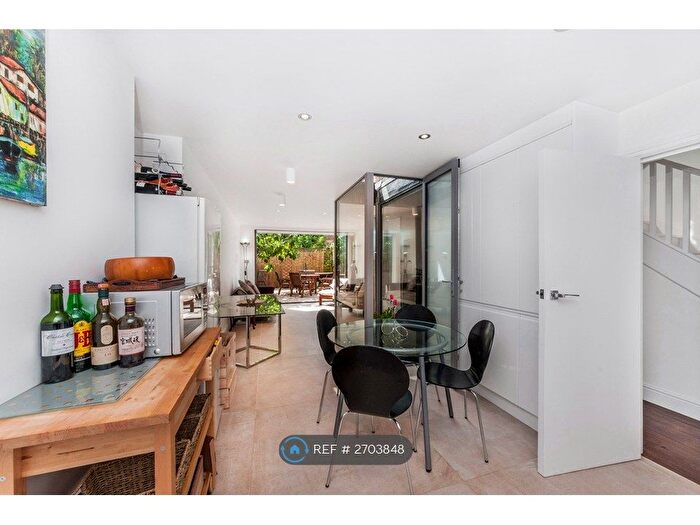 4 Bedroom Maisonette To Rent In Agar Grove, London, NW1