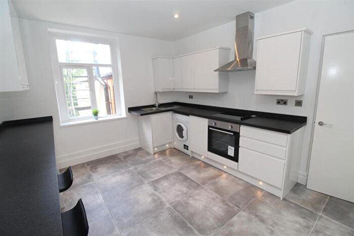 2 Bedroom Flat To Rent In Claude Road, Roath, Cardiff, CF24