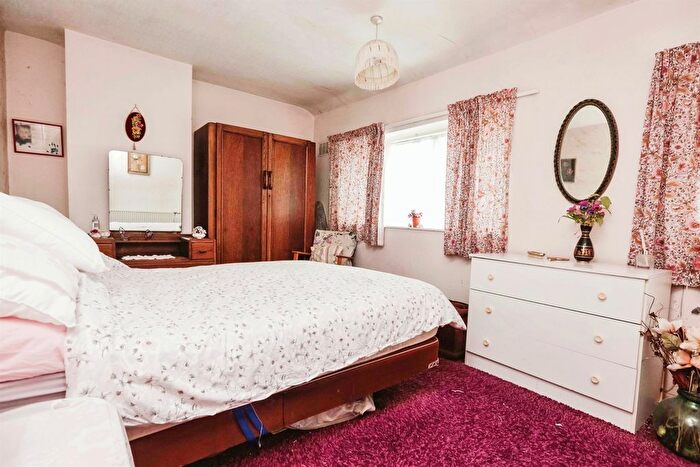 3 Bedroom Terraced House For Sale In Nearmoor Road, Shard End, Birmingham, B34