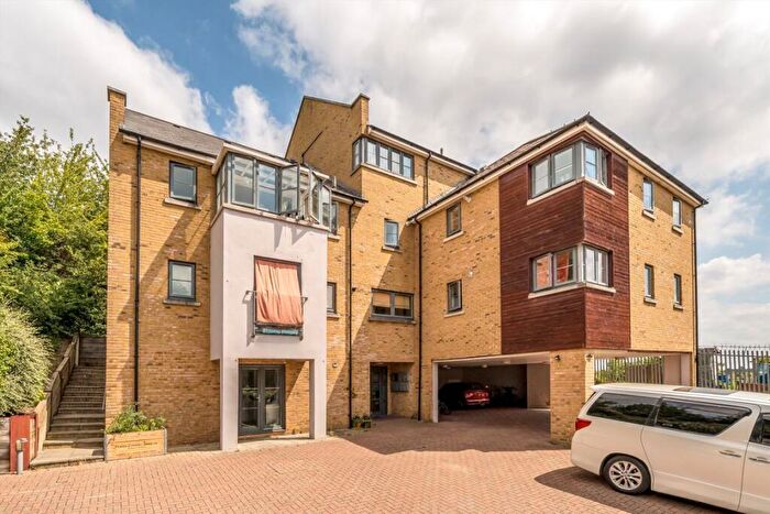 1 Bedroom Flat To Rent In Rye Hill Park, London, SE15
