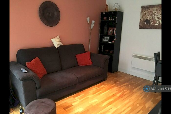 1 Bedroom Flat To Rent In Ellesmere Street, Manchester, M15