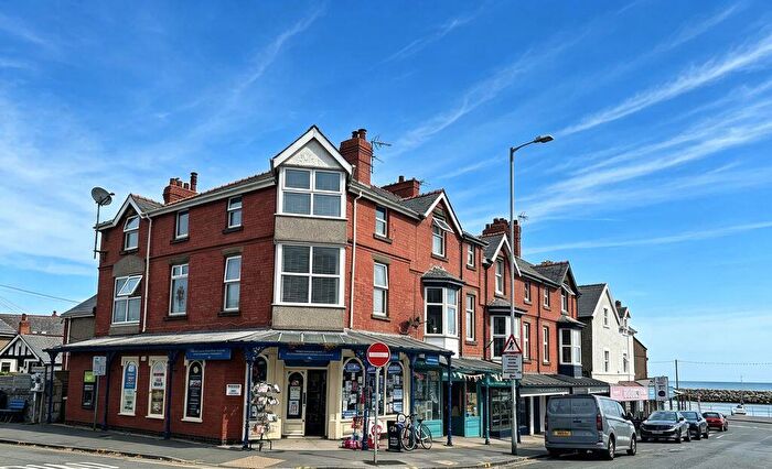 2 Bedroom Flat For Sale In Rhos Road, Rhos On Sea, LL28