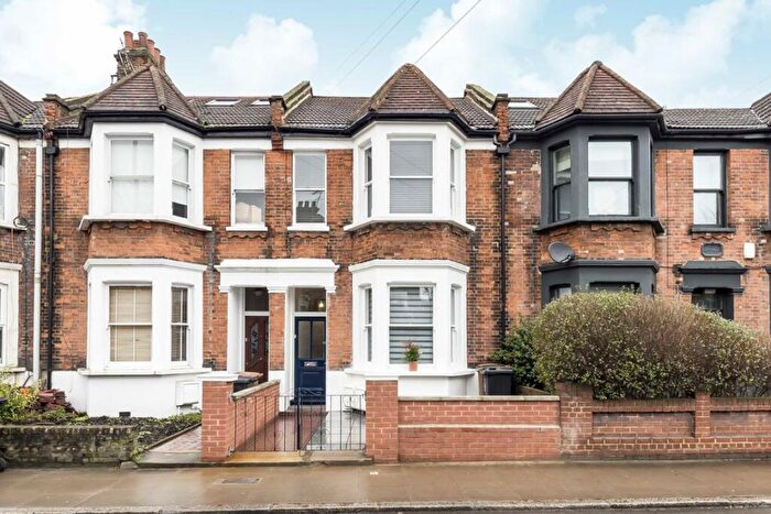 4 Bedroom Terraced House To Rent In Cassland Road, Hackney, E9