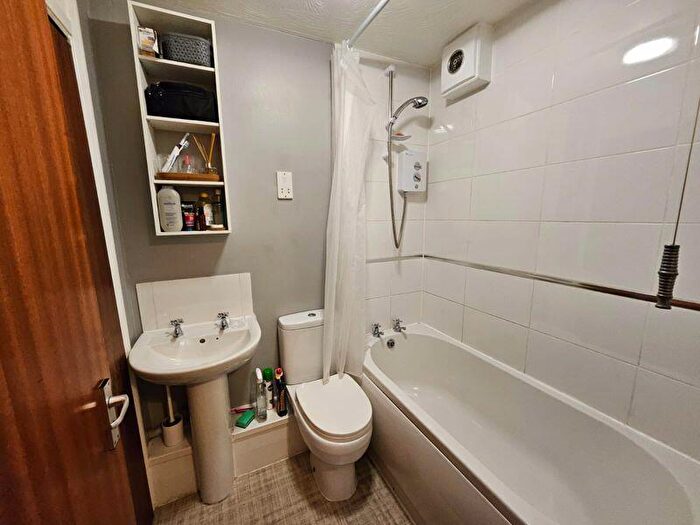 1 Bedroom Flat To Rent In Paddock Close, Bristol, BS32
