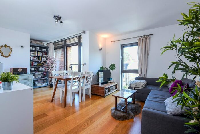 2 Bedroom Flat To Rent In Annandale Road, London, SE10