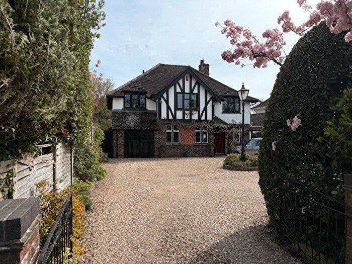 5 Bedroom Detached House For Sale In Milford Road, Lymington, Hampshire, SO41