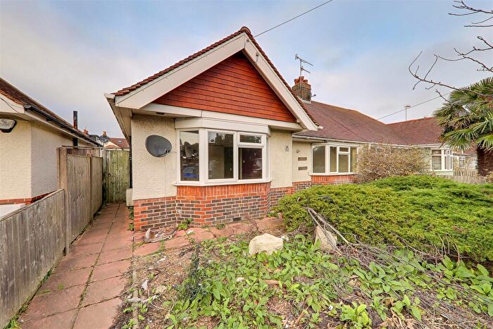 2 Bedroom Semi-Detached Bungalow For Sale In Saxony Road, Broadwater, Worthing, BN14