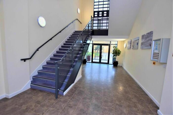 1 Bedroom Flat To Rent In Cathedral Court, O'gorman Avenue, Farnborough, GU14