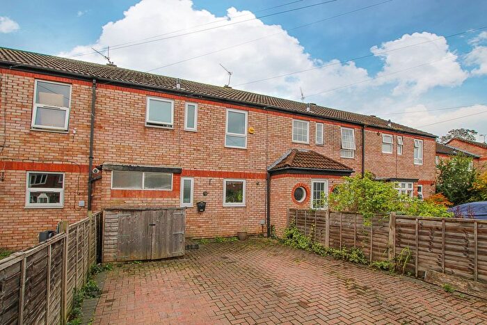 2 Bedroom Terraced House For Sale In Astleham Road, Shepperton, TW17
