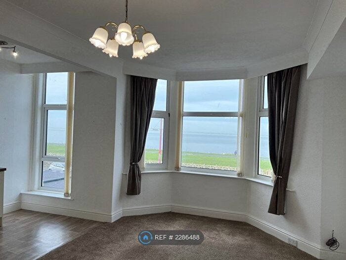 1 Bedroom Flat To Rent In Queens Promenade, Blackpool, FY2