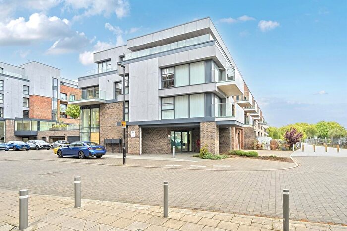 2 Bedroom Flat To Rent In Bedroom Property In Darlington House, Peterborough, PE2