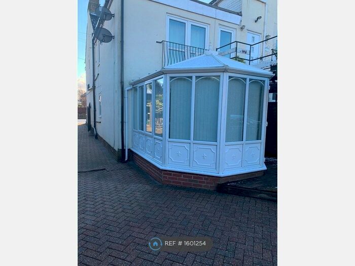 2 Bedroom Flat To Rent In Gomersal, Gomersal, Cleckheaton, BD19