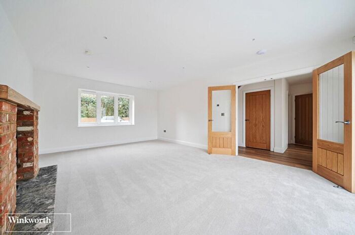 5 Bedroom Detached House For Sale In Frog Lane, Mapledurwell, Hampshire, RG25