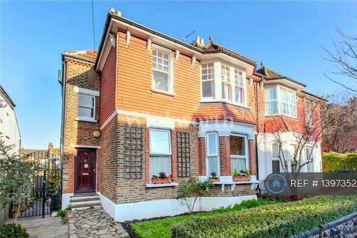 2 Bedroom Flat To Rent In Sylvan Avenue, London, N22
