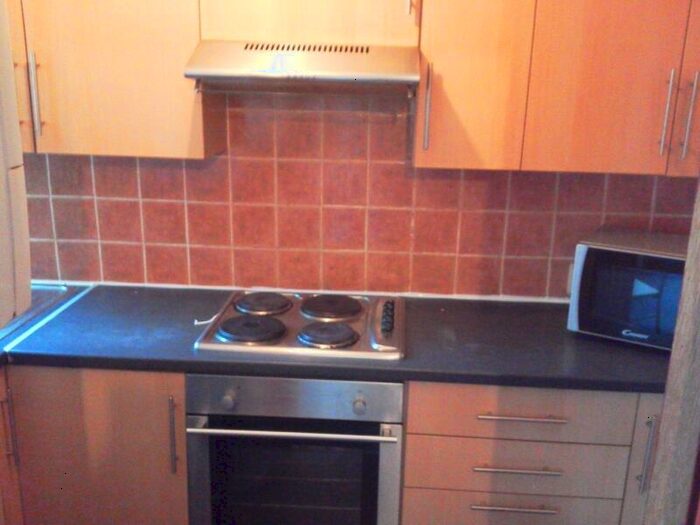 4 Bedroom Property To Rent In Kelso Gardens, Hyde Park, Leeds, LS2