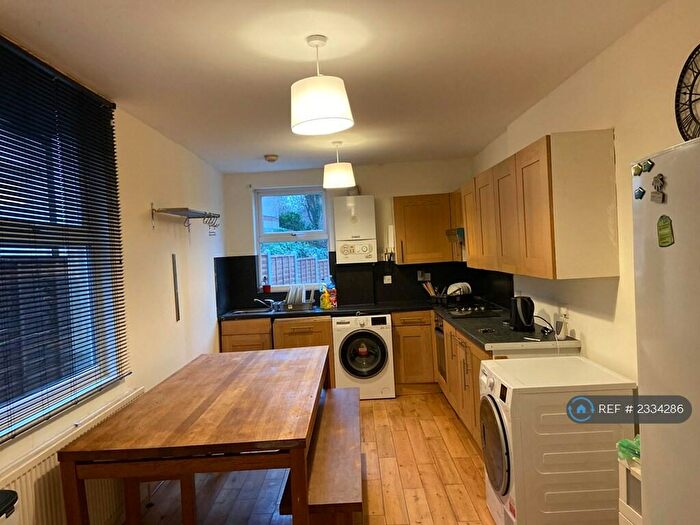 4 Bedroom Terraced House To Rent In Swinnerton Street, Homerton Hackney East London, E9
