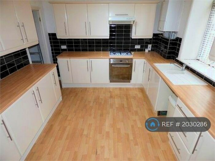 2 Bedroom End Of Terrace House To Rent In Gaghills Terrace, Rossendale, BB4