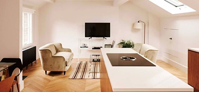 2 Bedroom Flat To Rent In Weymouth Mews, Marylebone, London, W1G