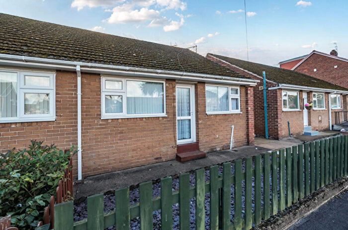 2 Bedroom Bungalow For Sale In Abbots Close, Hull, HU8