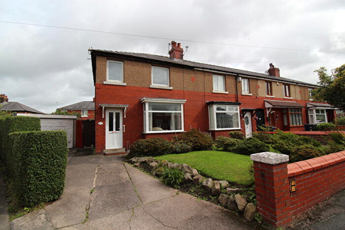3 Bedroom End Of Terrace House For Sale In Leyfield Road, Leyland, Lancashire, PR25