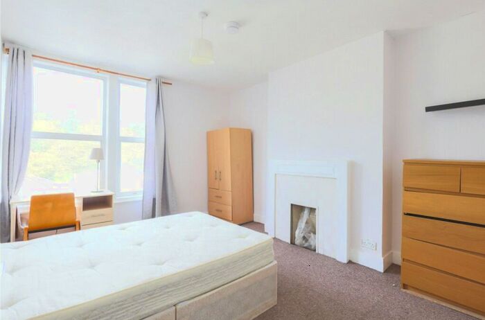 3 Bedroom Flat To Rent In Archway Road, London, N6