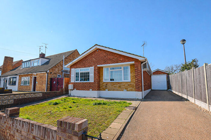 2 Bedroom Detached Bungalow For Sale In Macmurdo Road, Leigh-on-sea, SS9