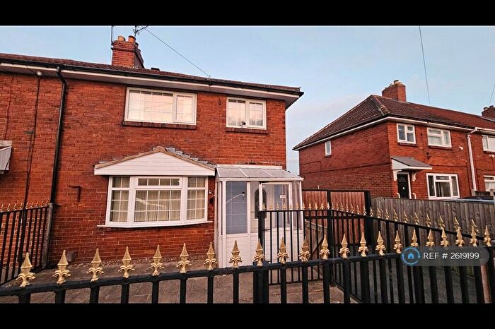 3 Bedroom Semi-Detached House To Rent In Sissions Road, Leeds, LS10