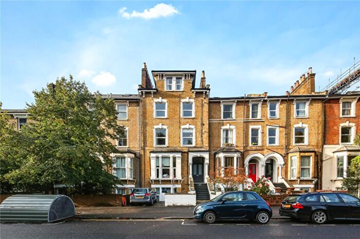1 Bedroom Flat To Rent In Amhurst Road, Hackney, London, E8