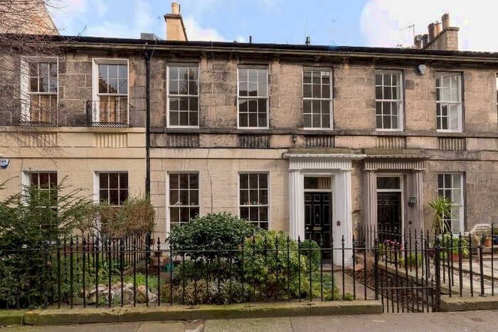 2 Bedroom Flat To Rent In Raeburn Street, Stockbridge, Edinburgh, EH4
