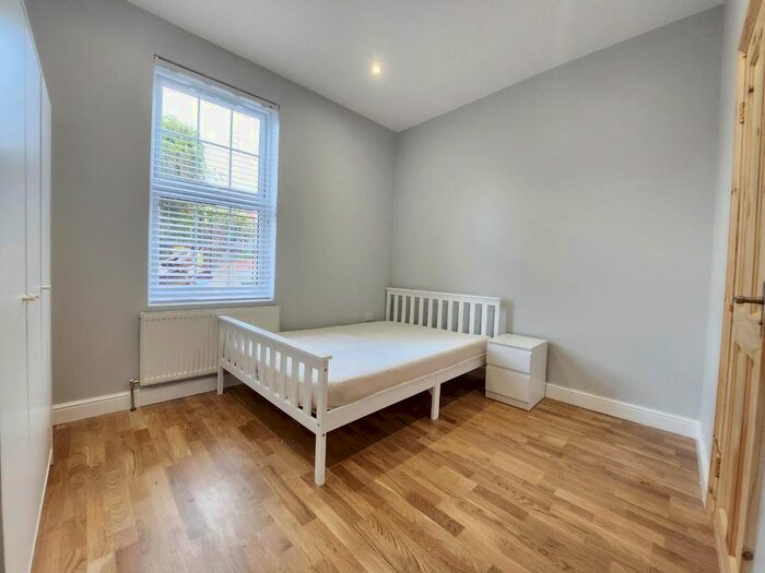 3 Bedroom Property To Rent In Pell Street, Reading, RG1