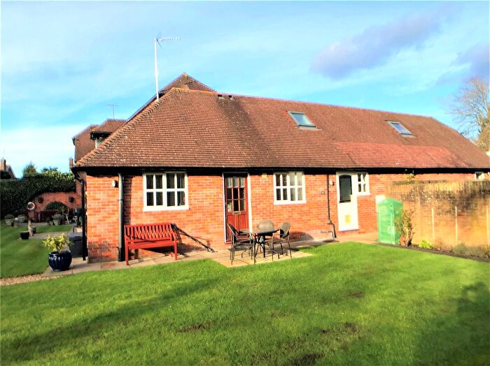 1 Bedroom Flat To Rent In Lock Road, Marlow, Buckinghamshire, SL7