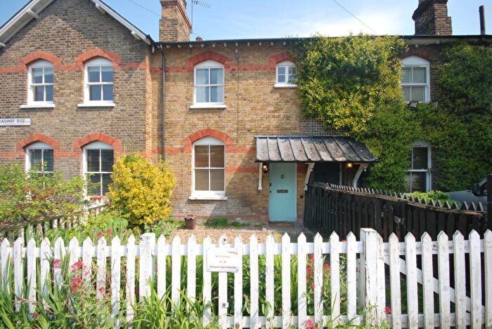 2 Bedroom Cottage To Rent In Railway Rise East Dulwich, SE22