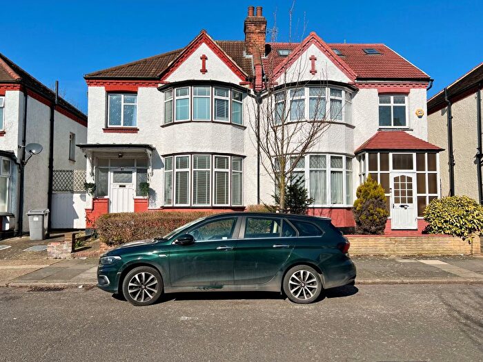 1 Bedroom Semi-Detached House To Rent In Gladstone Park Gardens, London, NW2