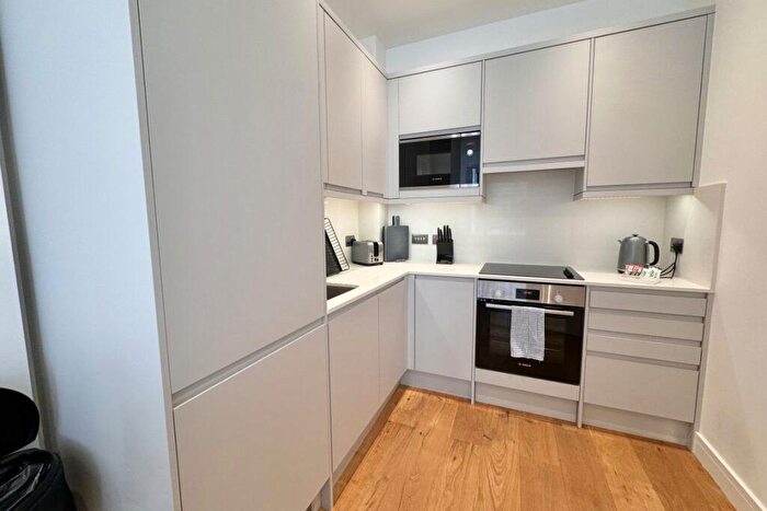 1 Bedroom Flat To Rent In Stoke Road, SL2