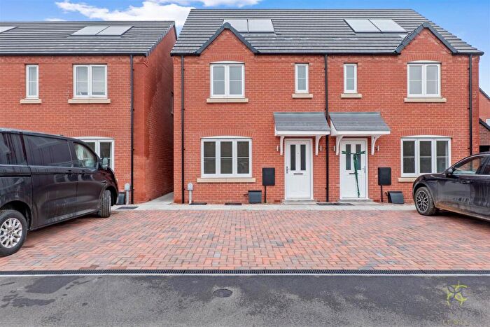 3 Bedroom Semi Detached House To Rent In Long Hill Fields, Long Marston, Pebworth, CV37