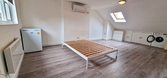 Studio To Rent In Room The Loft, Hackney, E5