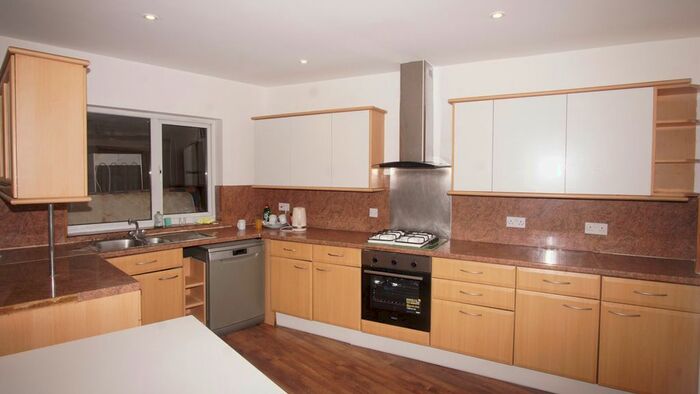 4 Bedroom Semi-Detached House To Rent In Corfe Avenue, Harrow, HA2