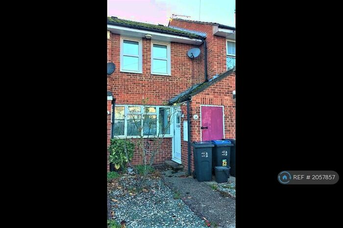 2 Bedroom Terraced House To Rent In Saracen Close, Croydon, CR0