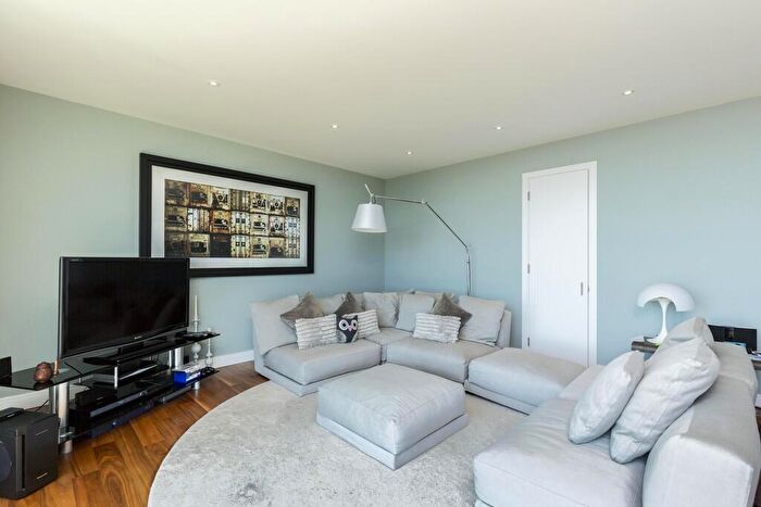2 Bedroom Apartment To Rent In Gunwharf Quays, Portsmouth, PO1